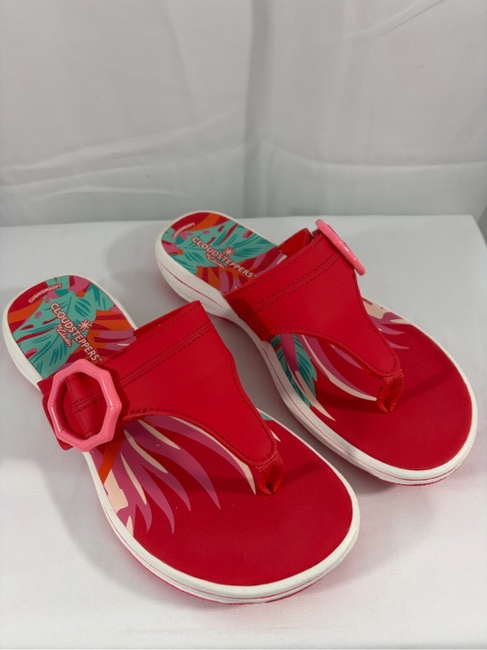 NWT Clarks Cloudsteppers Women's Size 5 Red Floral Slide Sandals